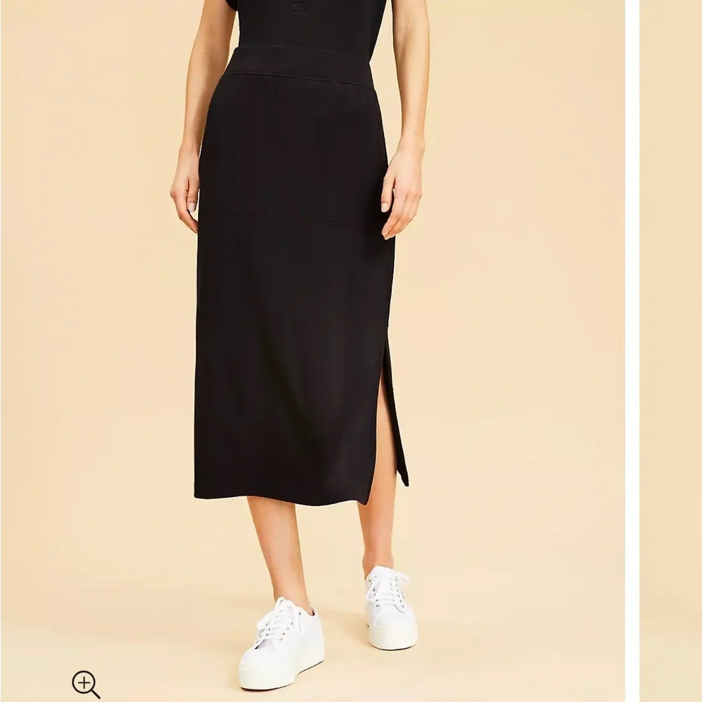 NWT Lou & Grey Signaturesoft Pocket Midi Skirt